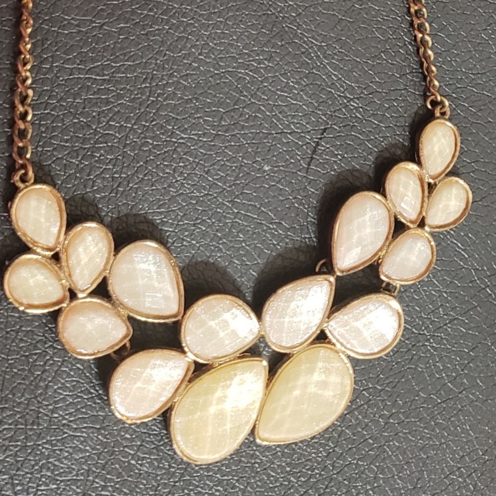 NECKLACE - Picture 2 of 2